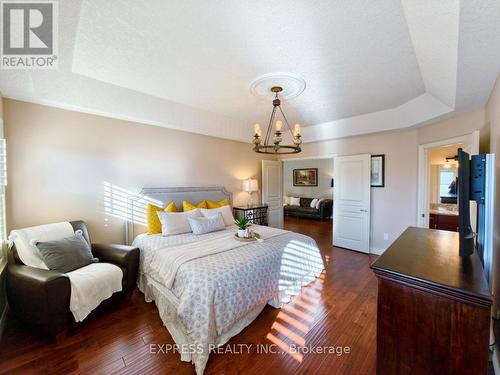 225 Terrace Wood Crescent, Kitchener, ON - Indoor Photo Showing Bedroom