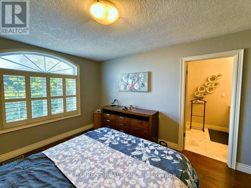 225 Terrace Wood Crescent, Kitchener, ON - Indoor Photo Showing Bedroom