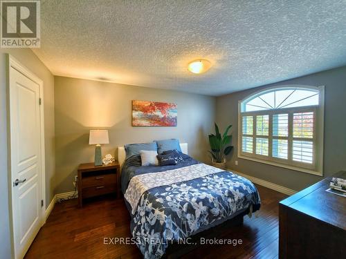 225 Terrace Wood Crescent, Kitchener, ON - Indoor Photo Showing Bedroom