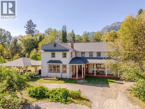 9 Park Crescent, Fernie, BC - Outdoor With Deck Patio Veranda With Facade