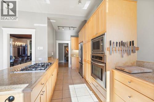 9 Park Crescent, Fernie, BC - Indoor Photo Showing Kitchen