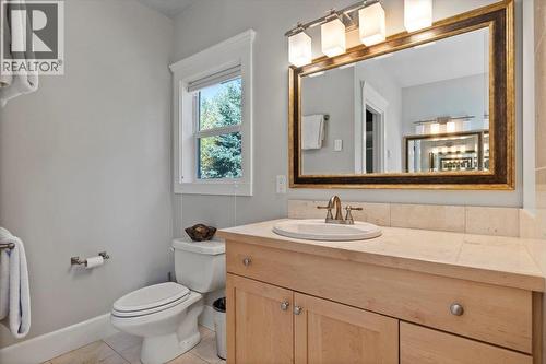 9 Park Crescent, Fernie, BC - Indoor Photo Showing Bathroom