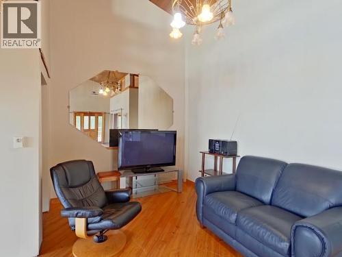 2005 Ralph Road, Powell River, BC - Indoor Photo Showing Living Room