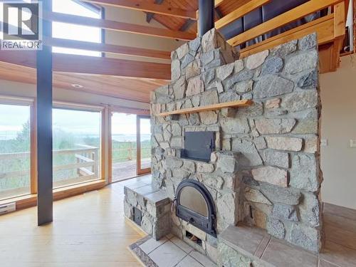 2005 Ralph Road, Powell River, BC - Indoor With Fireplace