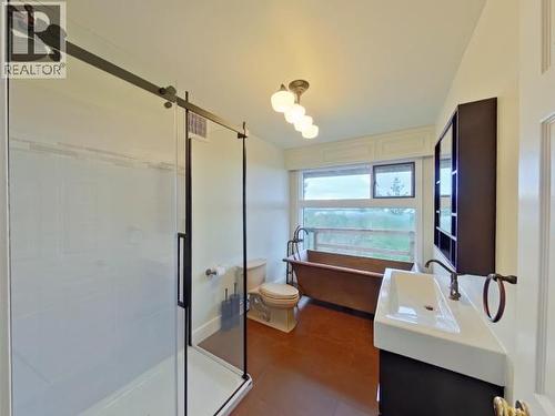 2005 Ralph Road, Powell River, BC - Indoor Photo Showing Bathroom