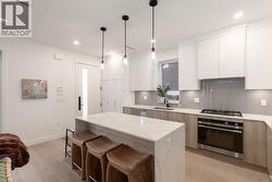 4372 W 13TH AVENUE  Vancouver, BC V6R 2T9