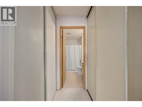 Primary walk-in toward bathroom - 1045 Sutherland Avenue Unit# 306, Kelowna, BC - Indoor