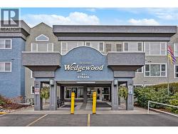 1045 Sutherland Ave - 