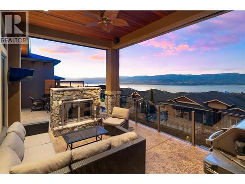954 Hewetson Avenue, Kelowna, BC -  With Fireplace With View With Exterior