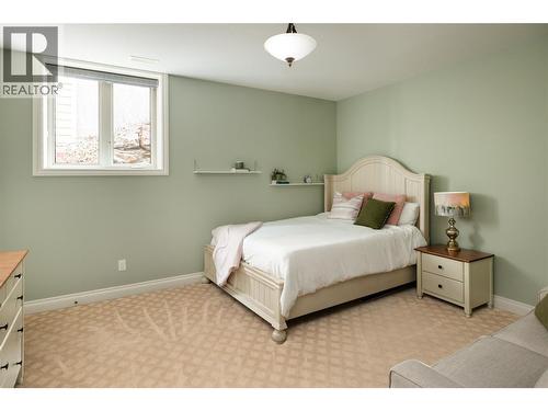 954 Hewetson Avenue, Kelowna, BC - Indoor Photo Showing Bedroom