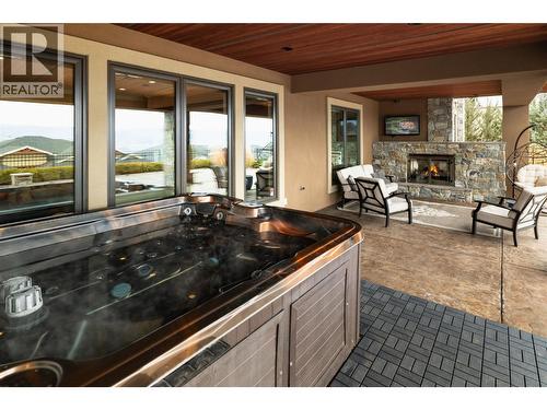 954 Hewetson Avenue, Kelowna, BC - Outdoor With Deck Patio Veranda With Exterior