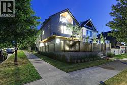 1 1990 VENABLES STREET  Vancouver, BC V5L 2H8