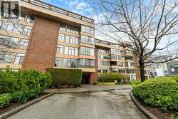 211 2101 MCMULLEN AVENUE  Vancouver, BC V6L 3B4