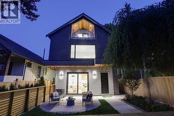 1 944 E 13 AVENUE  Vancouver, BC V5T 2L6