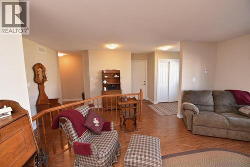 5600 Blackwell Sideroad Unit# 450, Sarnia, ON - Indoor Photo Showing Living Room