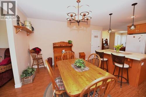 5600 Blackwell Sideroad Unit# 450, Sarnia, ON - Indoor Photo Showing Dining Room