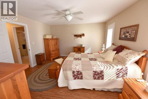 5600 Blackwell Sideroad Unit# 450, Sarnia, ON - Indoor Photo Showing Bedroom