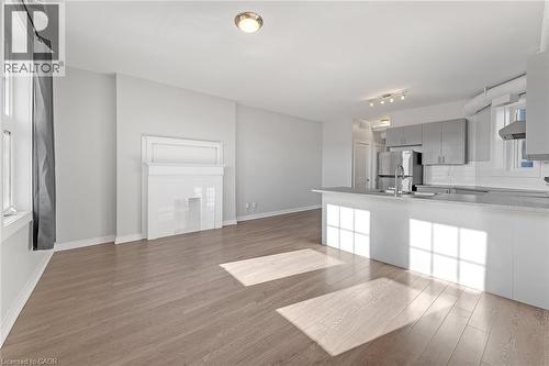 657 Barton Street E Unit# 302, Hamilton, ON - Indoor Photo Showing Kitchen