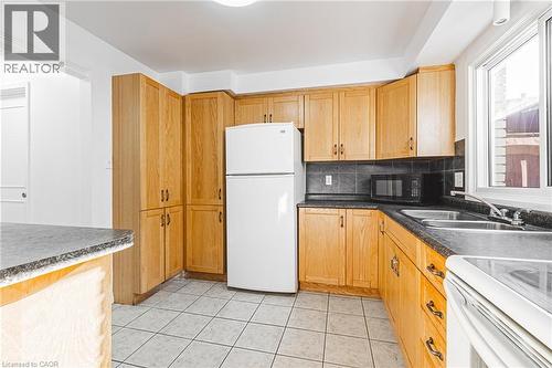 2220 Upper Middle Road Unit# 4, Burlington, ON - Indoor Photo Showing Kitchen With Double Sink