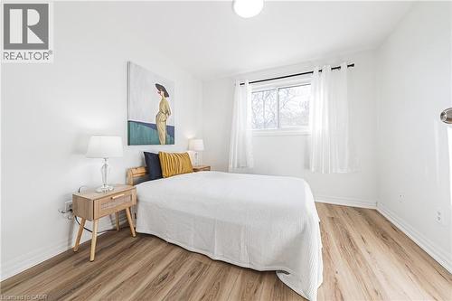 2220 Upper Middle Road Unit# 4, Burlington, ON - Indoor Photo Showing Bedroom