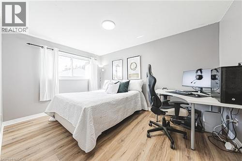 2220 Upper Middle Road Unit# 4, Burlington, ON - Indoor Photo Showing Bedroom
