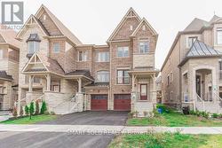 43 FAROOQ BOULEVARD  Vaughan, ON L4H 4P3