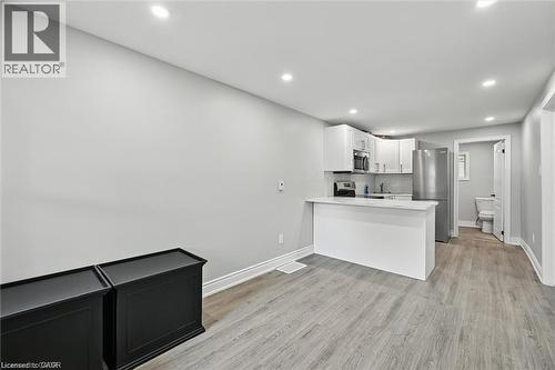 224 Rosslyn Avenue N, Hamilton, ON - Indoor