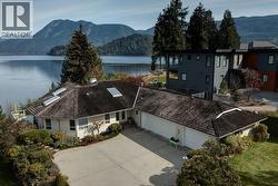 6484 N GALE AVENUE  Sechelt, BC V7Z 0L1