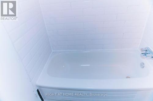1516 - 2871 Richmond Road, Ottawa, ON - Indoor Photo Showing Bathroom