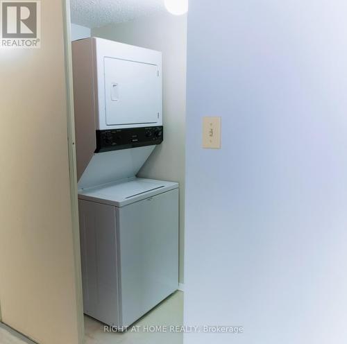 1516 - 2871 Richmond Road, Ottawa, ON -  Photo Showing Laundry Room