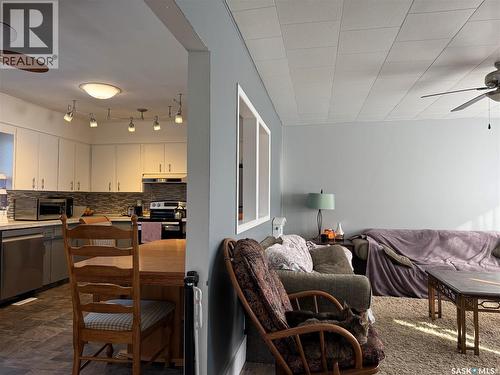 312 5Th Street W, Wynyard, SK - Indoor
