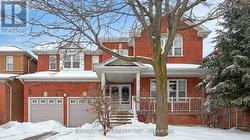 5 SIR DAVID PLACE  Brampton, ON L7A 2E4
