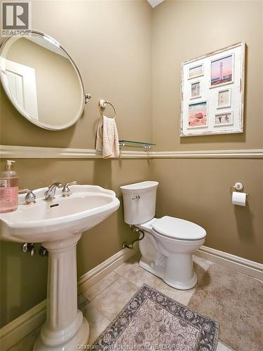 7635 Riverview Line, Chatham, ON - Indoor Photo Showing Bathroom