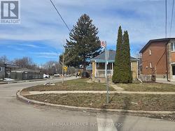 468 GLEN PARK AVENUE  Toronto, ON M6B 2E7