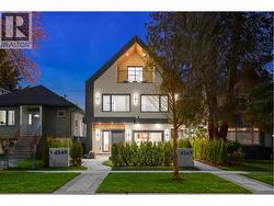 1 4549 W 11TH AVENUE  Vancouver, BC V6R 2M5