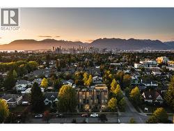 PH202 4377 ASH STREET  Vancouver, BC V5Z 2G4