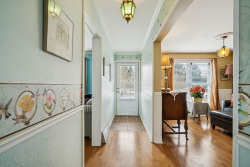 Hall d'entrée/Vestibule - 200 Rue Hervé S., Saint-Amable, QC - Indoor Photo Showing Other Room