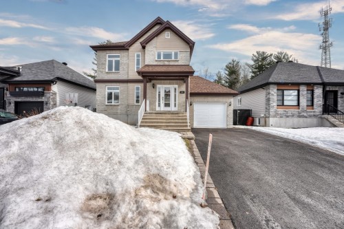 3998 Rue Mousseau  L'Assomption, QC J5W 0L8