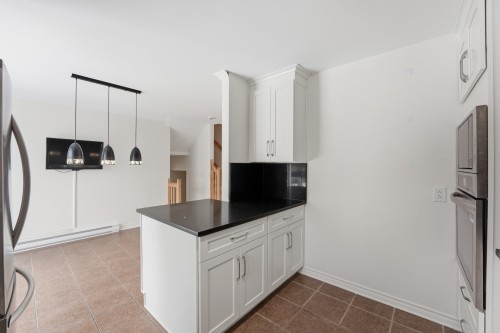 Cuisine - 3998 Rue Mousseau, L'Assomption, QC - Indoor