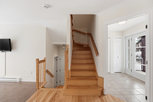 Hall d'entrée/Vestibule - 3998 Rue Mousseau, L'Assomption, QC - Indoor Photo Showing Other Room