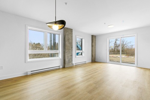 Living Room - 18653  - 5 1/2 Rue Charles, Mirabel, QC - Indoor