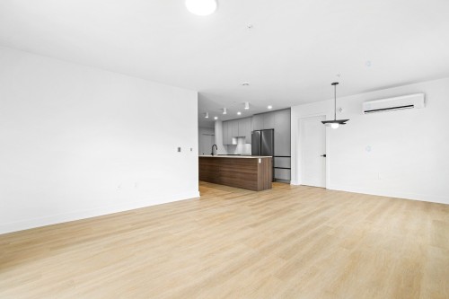 Living Room - 18653  - 5 1/2 Rue Charles, Mirabel, QC - Indoor Photo Showing Kitchen