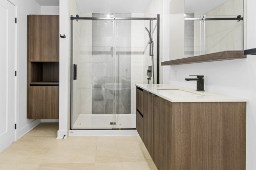 Bathroom - 18653  - 5 1/2 Rue Charles, Mirabel, QC - Indoor Photo Showing Bathroom