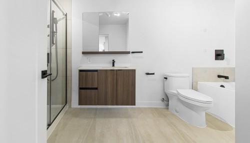 Bathroom - 18653  - 5 1/2 Rue Charles, Mirabel, QC - Indoor Photo Showing Bathroom