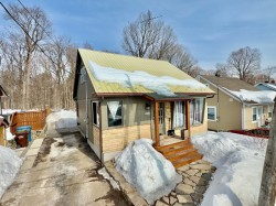 260 Rue Mountain  Brownsburg-Chatham, QC J8G 3A5