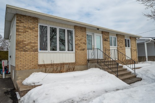 584 Rue Joseph-Bonnet  Saint-Eustache, QC J7R 5E2