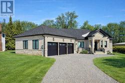 614 ROSELAWN AVENUE  Oshawa, ON L1L 1B2