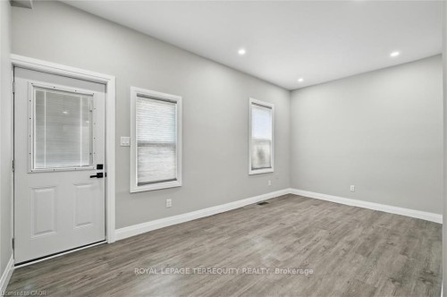 224 Rosslyn Avenue N, Hamilton, ON - Indoor Photo Showing Other Room