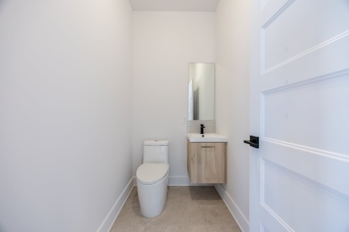 Salle d'eau - 11 Rue De Beaumont, Blainville, QC - Indoor Photo Showing Bathroom