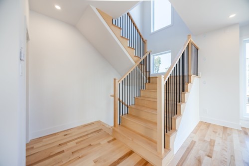 Escalier - 11 Rue De Beaumont, Blainville, QC - Indoor Photo Showing Other Room